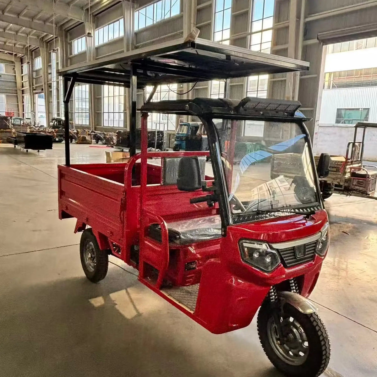 Electric Adult Tricycle 1000w 60v Solar Panel Roof Open High Side Steel Cargo Bed Semi Enclosed Cab Ce Certified Red