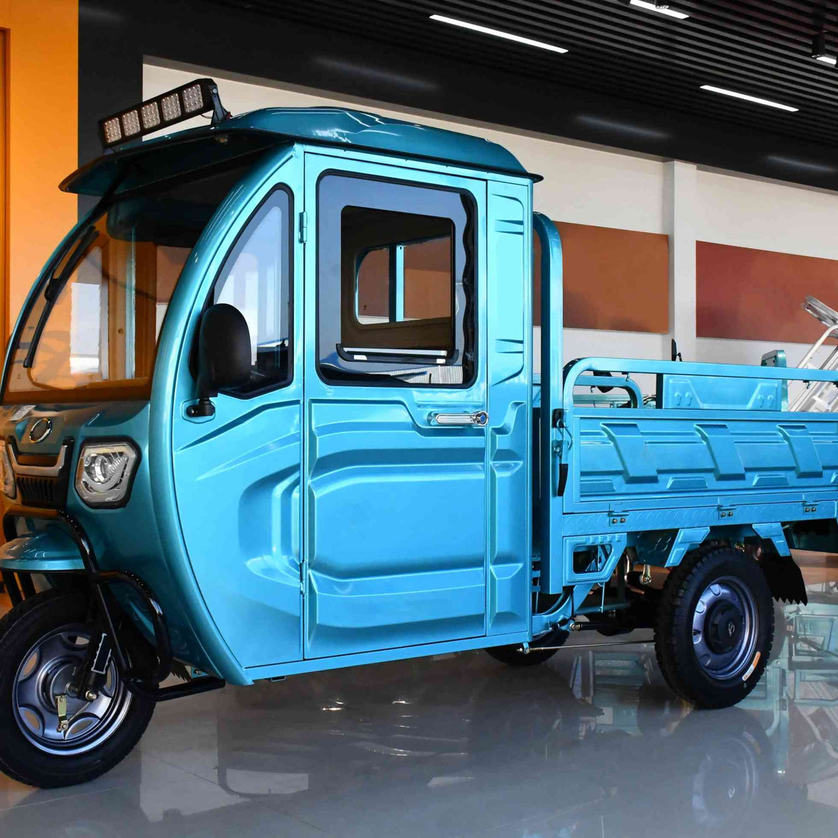Electric Tricycle 3 Wheel Electric Truck Cargo Tricycle Enclosed Cab Electric Trike Commercial Delivery Vehicle For Sale